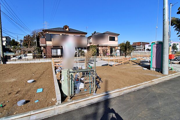 【現地外観写真】『2号棟』
住宅性能評価で耐震等級3(最高等級)を取得!お客様を守る大切な住宅だからこそ、第三者の検査を受けて安心して住んでいただける住宅をご案内させて頂きます。