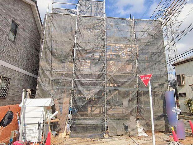 【現地外観写真】『１号棟』
住宅性能評価で耐震等級３（最高等級）を取得！お客様を守る大切な住宅だからこそ、第三者の検査を受けて安心して住んでいただける住宅をご案内させて頂きます。