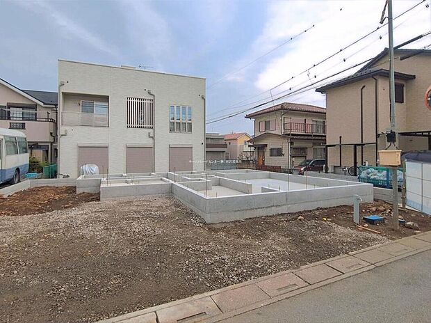 【現地外観写真】『１号棟』
住宅性能評価で耐震等級３（最高等級）を取得！お客様を守る大切な住宅だからこそ、第三者の検査を受けて安心して住んでいただける住宅をご案内させて頂きます。