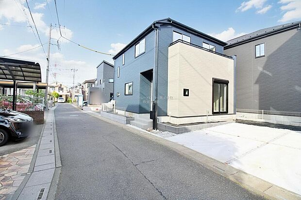 【前面道路含む現地写真】今日も、明日も、この街で、きっと家族がしあわせになる物語が描かれていくはずです。毎日の何気ない『いってきます』『ただいま』に幸せを感じられる、そんな住まいを。
