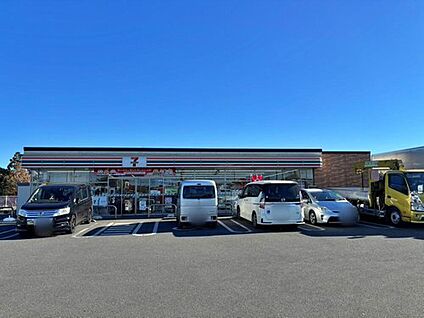 セブンイレブン狭山柏原東店 683m(徒歩９分)