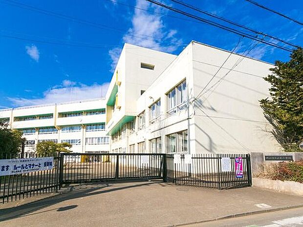 狭山市立山王小学校(約400m)
