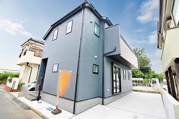 【現地外観写真】『１号棟』
住宅性能評価で耐震等級３（最高等級）を取得！お客様を守る大切な住宅だからこそ、第三者の検査を受けて安心して住んでいただける住宅をご案内させて頂きます。
