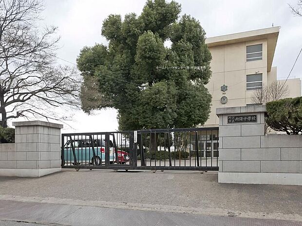 所沢市立向陽中学校（約220m）
