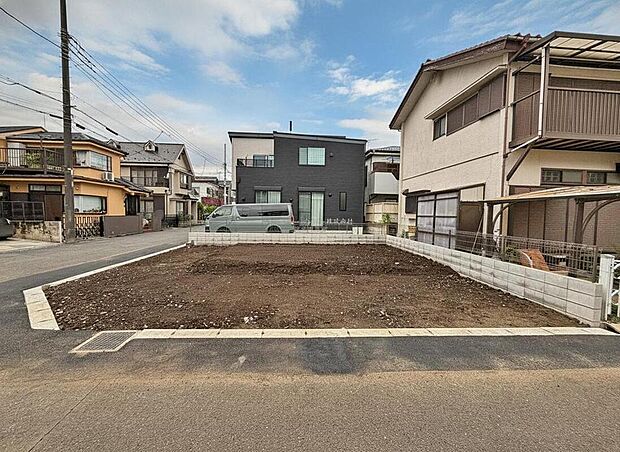 【現地外観写真】『A号棟』
住宅性能評価で耐震等級３（最高等級）を取得！お客様を守る大切な住宅だからこそ、第三者の検査を受けて安心して住んでいただける住宅をご案内させて頂きます。