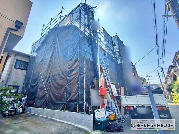 【現地外観写真】1号棟』
住宅性能評価で耐震等級3(最高等級)を取得!お客様を守る大切な住宅だからこそ、第三者の検査を受けて安心して住んでいただける住宅をご案内させて頂きます。