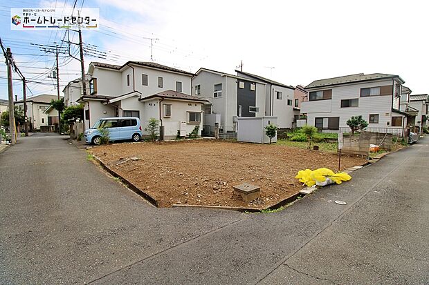 【前面道路含む現地写真】『1号棟』
ひとたび扉を開けばそこに待っているのは上質な空間とマイホームでの新生活をイメージさせる優雅なひととき。「この家なら…」ではなく「ここに住みたい♪」と思う感動をお届けいたします。