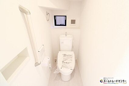 ウォシュレット機能付きトイレ