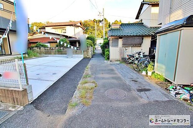 【 前面道路含む現地写真】今日も、明日も、この街で、きっと家族がしあわせになる物語が描かれていくはずです。毎日の何気ない『いってきます』『ただいま』に幸せを感じられる、そんな住まいを。