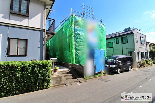 【前面道路含む現地写真】『B号棟』
ひとたび扉を開けばそこに待っているのは上質な空間とマイホームでの新生活をイメージさせる優雅なひととき。「この家なら…」ではなく「ここに住みたい♪」と思う感動をお届けいたします。