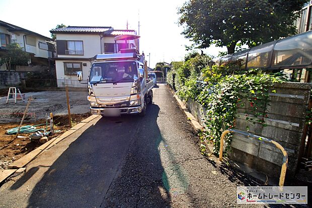【前面道路含む現地写真】『A号棟』
ひとたび扉を開けばそこに待っているのは上質な空間とマイホームでの新生活をイメージさせる優雅なひととき。「この家なら…」ではなく「ここに住みたい♪」と思う感動をお届けいたします。
