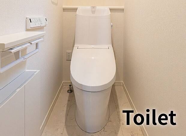 【【トイレ】】日常の清掃がラクになるアクアセラミック便器。フチをなくし、お手入れ簡単なトイレで
快適な生活を。清潔さと使いやすさを兼ね備えたご家族に最適なトイレです。