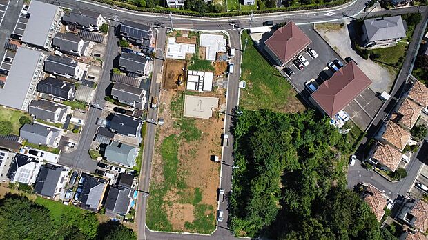 【航空写真】上空から分譲地全体を一望。
完成後の街並みが楽しみです。