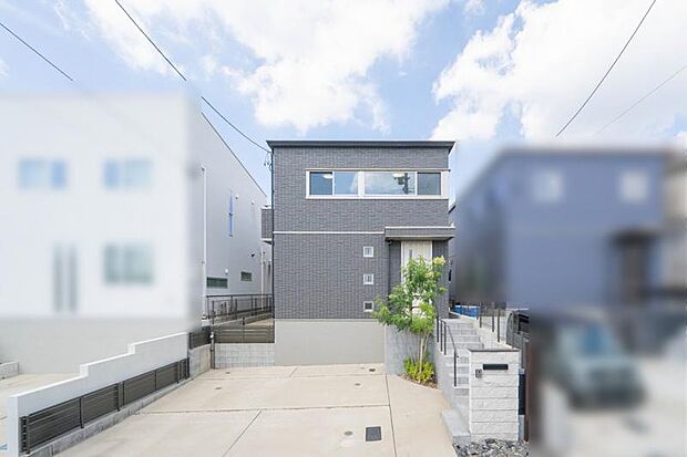 【E号地】閑静な住宅街に佇むセキスイハイムの鉄骨住宅『スマートパワーステーション・アーバン』