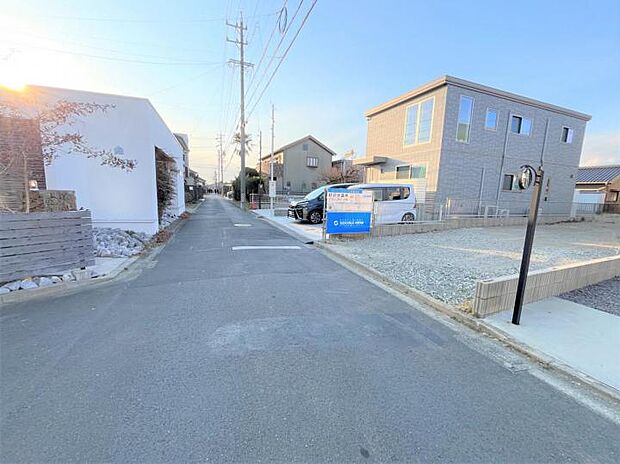 【【施工事例】キッチン】南道路に面した駐車も楽な敷地。