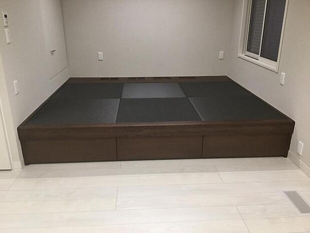 【【施工事例】タタミベンチ】【施工事例】タタミベンチ（段差部分を収納にもできます）