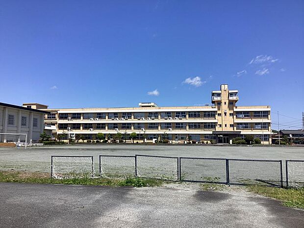 東員第一中学校まで1300m(徒歩約17分)