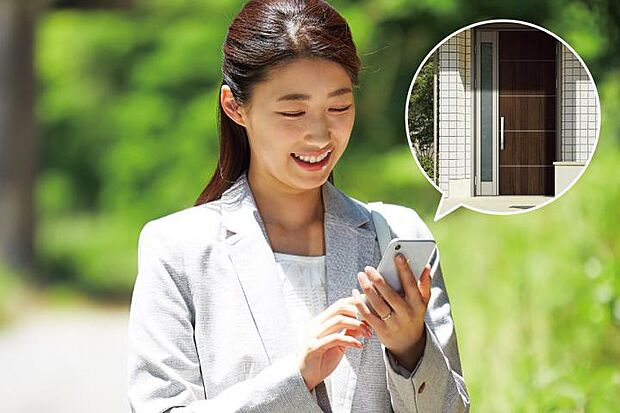 【【推奨設備・スマホ連動インターホン】】【推奨設備・スマホ連動インターホン】外出先でもスマホで来客対応できます。※事前に専用アプリのダウンロードが必要です。画像は参考イメージ。