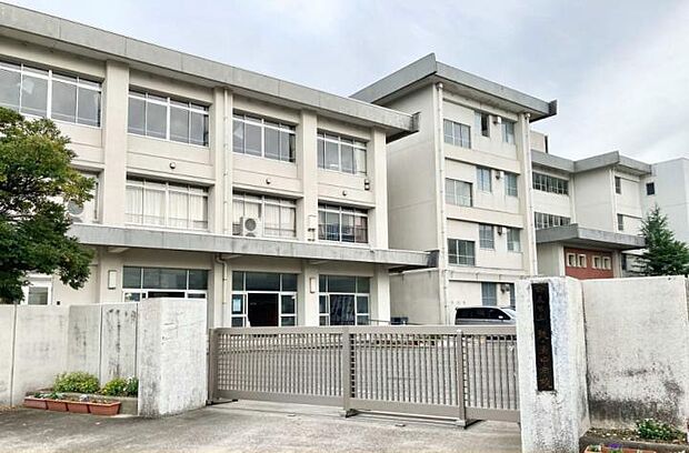 鈴鹿市立鼓ヶ浦中学校(約3,200m・徒歩40分)