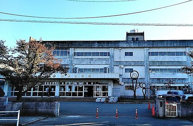 明新小学校