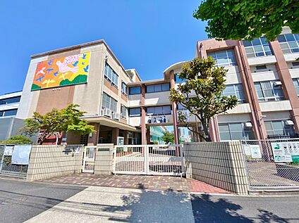 今池中学校 約800ｍ(徒歩10分)