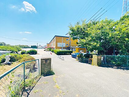 長根小学校 約50ｍ(徒歩1分)