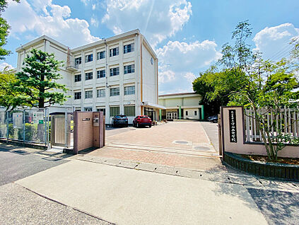 守山西中学校 約820ｍ(徒歩11分)