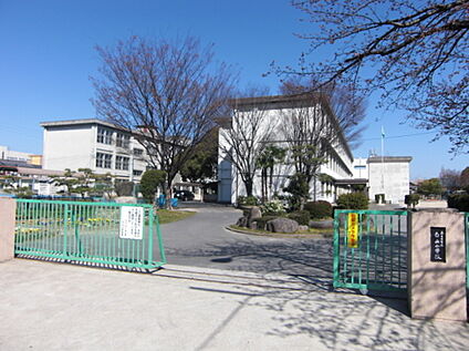 白山小学校 550ｍ
