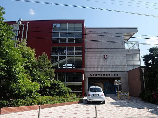 東志賀小学校（約400m）