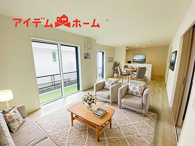 【リビング】本画像はCGで作成されており、実際に現地に家具は置かれておりません。