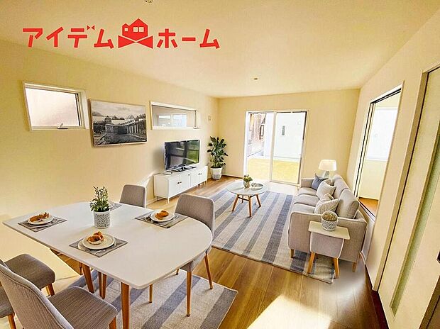 【リビング】本画像はCGで作成されており、実際に現地に家具は置かれておりません。
