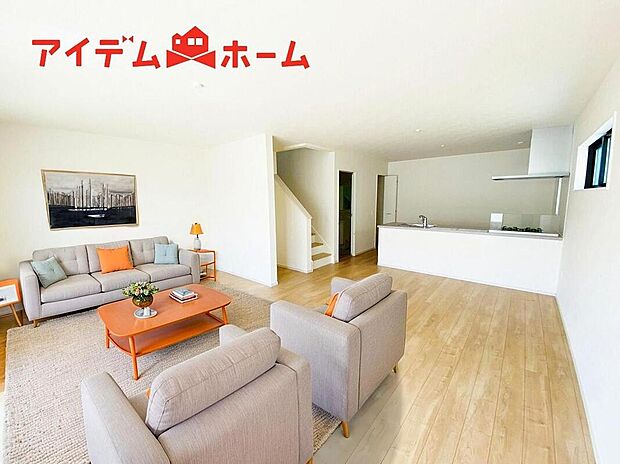 【リビング 】本画像はCGで作成されており、実際に現地に家具は置かれておりません。
