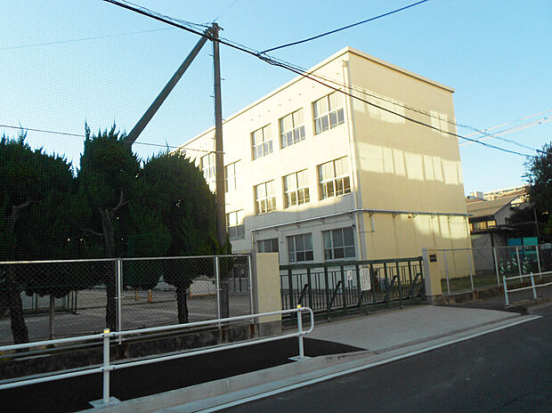 北陵中学校（約1,630m）