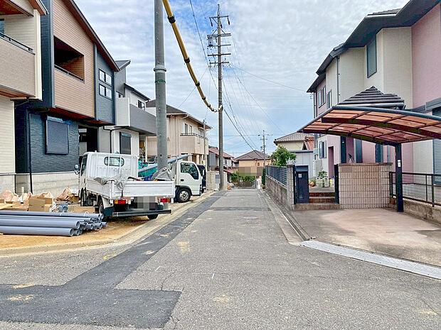 〇●前面道路(撮影2025年11月)●〇
完成間近!内覧可能!
アイデムホーム南店は緑区役所から徒歩2分!
水曜日も営業しております!