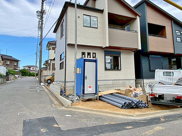 〇●前面道路(撮影2025年11月)●〇
完成間近!内覧可能!
アイデムホーム南店は緑区役所から徒歩2分!
水曜日も営業しております!