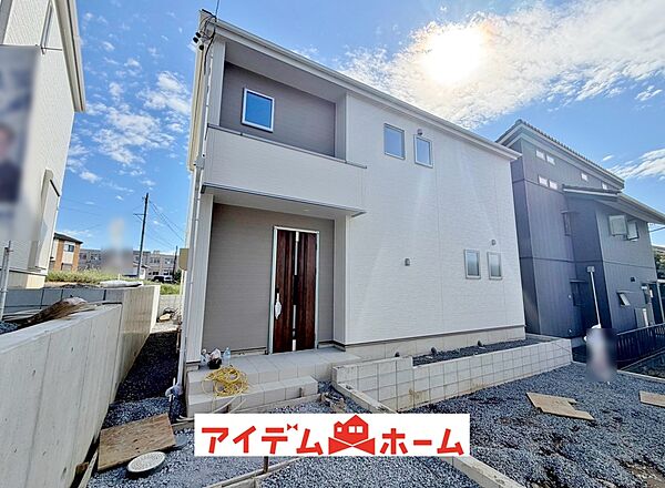 〇●2号棟外観●〇　　
平日のご案内も可能です！　
アイデムホーム南店は緑区役所から徒歩2分！
水曜日も営業しております！　　　　　　
　　