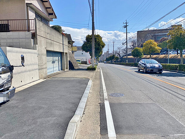 〇●前面道路(撮影2025年5月)●〇
堂々完成！即入居可！　　　　　　　　　　　　
アイデムホーム南店は緑区役所から徒歩2分！
水曜日も営業しております！　　　　　
