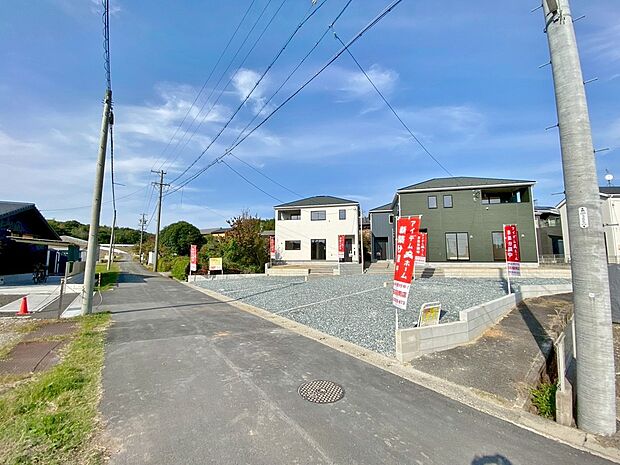 〇●前面道路(撮影2025年11月)●〇
堂々完成!即入居可!
アイデムホーム南店は緑区役所から徒歩2分!
水曜日も営業しております!