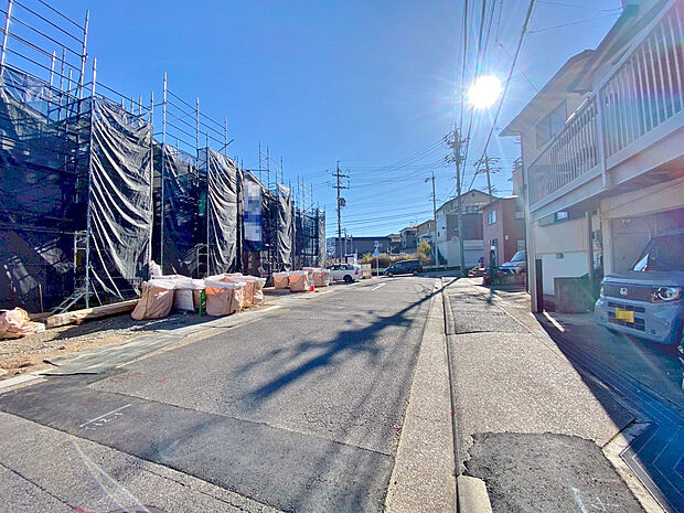 〇●前面道路(撮影2025年11月)●〇
モデル案内も承ります！　　　　　　
アイデムホーム南店は緑区役所から徒歩2分！
水曜日も営業しております！　　　　　　
