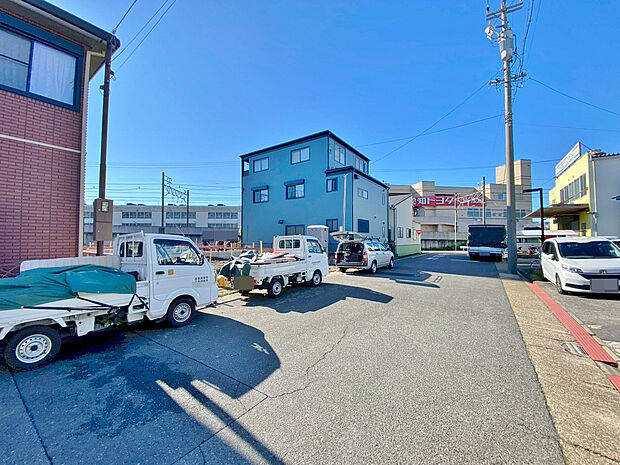 〇●前面道路(撮影2025年12月)●〇
モデル案内も承ります！　　　　　　
アイデムホーム南店は緑区役所から徒歩2分！
水曜日も営業しております！　　　　　　