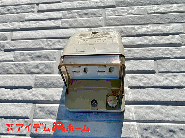 【屋外コンセント】屋外にコンセントを設置。屋外での電気製品の使用をより便利にしてくれます。