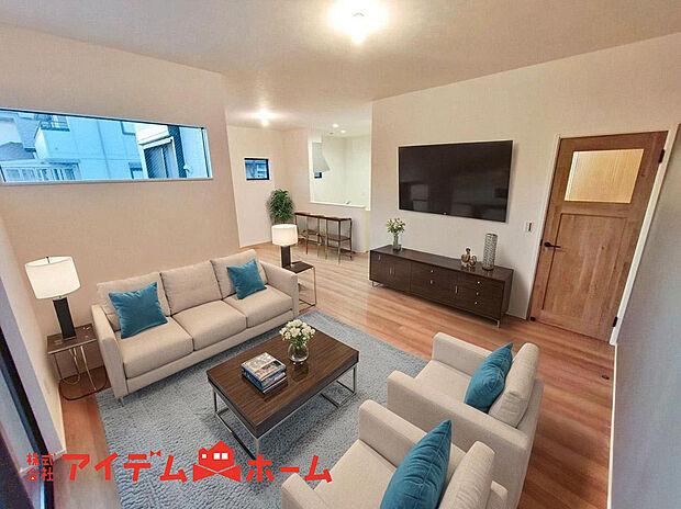 【リビング】ここにはみんなが集い、食事と楽しい会話が始まる。話に夢中になりすぎて、ついつい時を忘れてしまう。そんな束の間の幸せを感じさせてくれる場所。