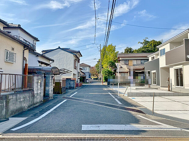 【前面道路】〇●前面道路(撮影2025年11月)●〇
堂々完成！即入居可！　　　　　　　　　　　　
アイデムホーム南店は緑区役所から徒歩2分！
水曜日も営業しております！　　　　　