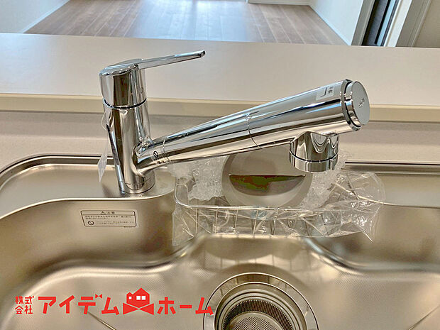 【浄水器付き水栓】蛇口をひねるとすぐにきれいなお水が使える蛇口一体型浄水器を設置