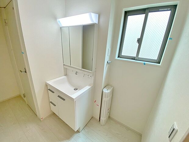 【洗面】暮らしを快適に変える、シャワー付き洗面化粧台♪
