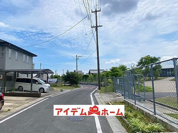 【前面道路】休日、平日問わずお気軽にお問合せください。年末年始以外毎日営業中♪