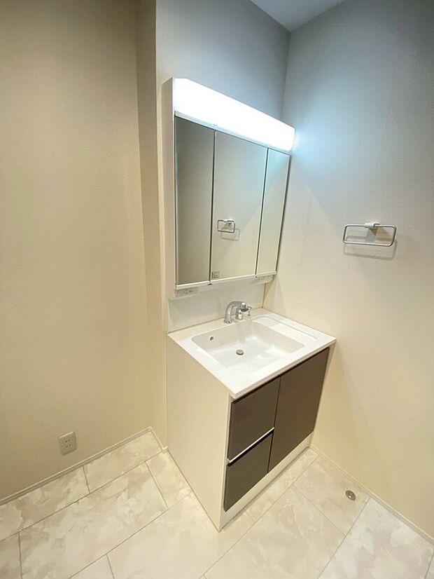 【洗面】暮らしを快適に変える、シャワー付き洗面化粧台♪