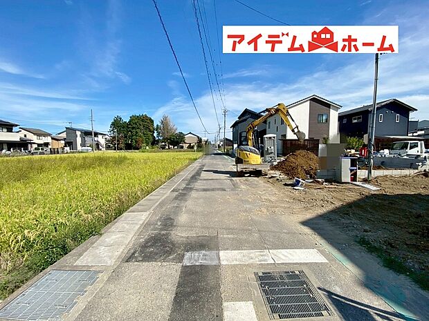 【前面道路】休日、平日問わずお気軽にお問合せください。年末年始以外毎日営業中♪