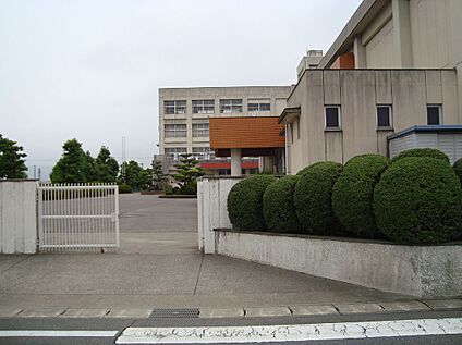 名古屋市立豊国中学校 450ｍ