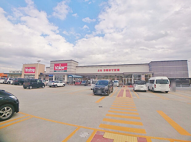 バロー 伝法寺店（約220m）